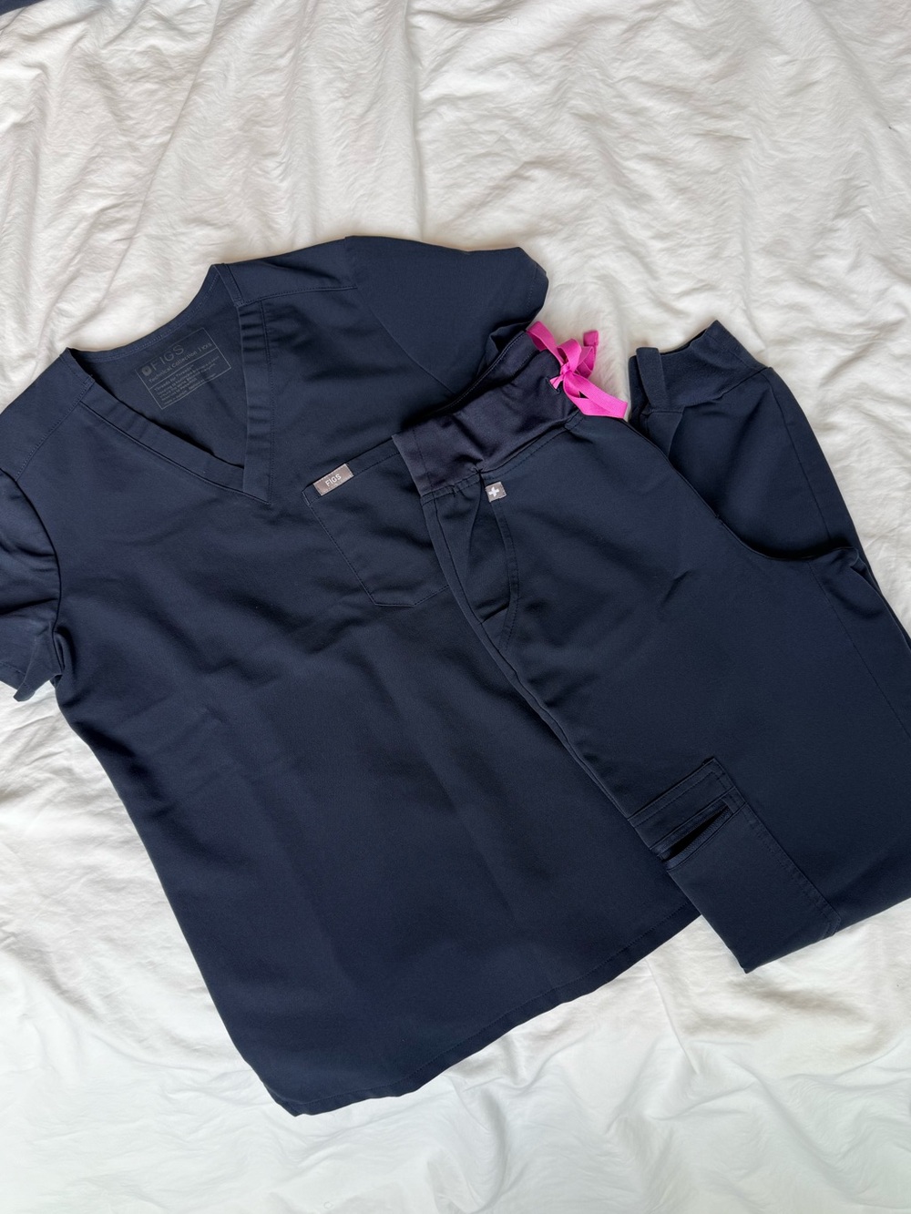 Figs Navy (Night Sky) scrub set Catarina Top & Zamora high waisted Jogger XXS